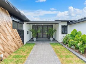420 N Shore Dr, Miami Beach FL 33141