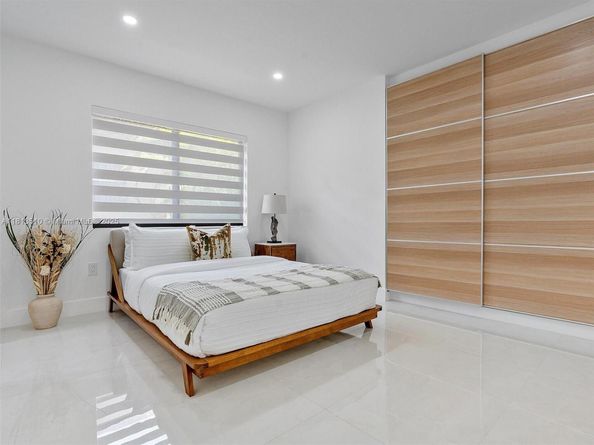 420 N Shore Dr, Miami Beach FL 33141