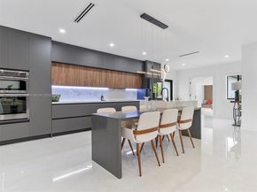 420 N Shore Dr, Miami Beach FL 33141