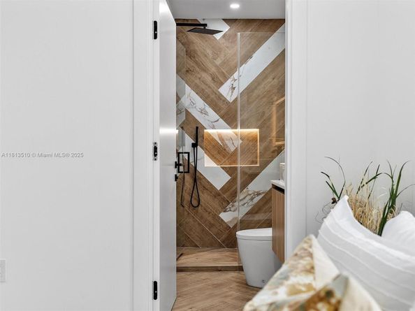 420 N Shore Dr, Miami Beach FL 33141
