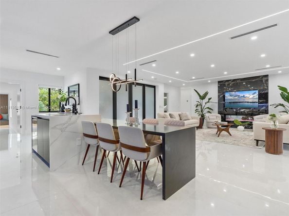 420 N Shore Dr, Miami Beach FL 33141