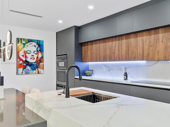 420 N Shore Dr, Miami Beach FL 33141