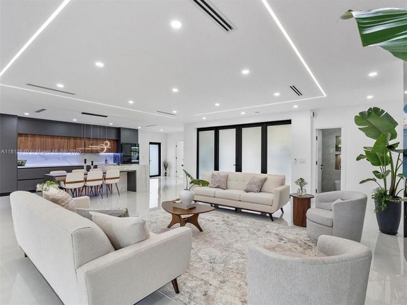 420 N Shore Dr, Miami Beach FL 33141