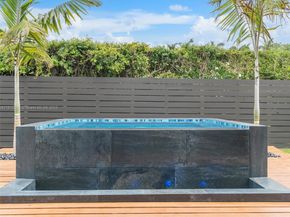 420 N Shore Dr, Miami Beach FL 33141