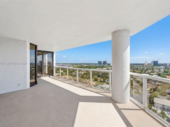3600 Yacht Club Dr 1802, Aventura FL 33180