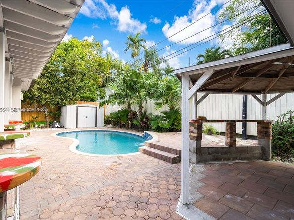 3800 Charles Ter, Miami FL 33133