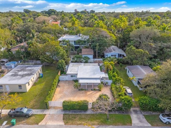 3800 Charles Ter, Miami FL 33133