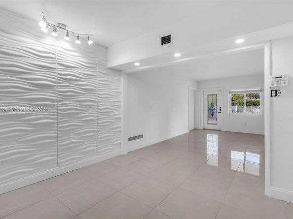 3800 Charles Ter, Miami FL 33133