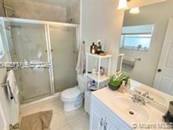 5722 NW 101st Ct, Doral FL 33178