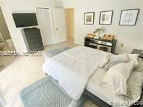 5722 NW 101st Ct, Doral FL 33178