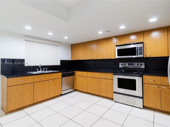 217 NW 109th Ave 2217, Miami FL 33172