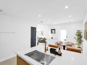 570 NW 48th St, Miami FL 33127