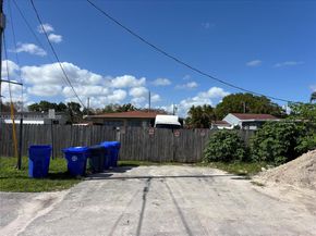 3180 SW 26th St, Miami FL 33133