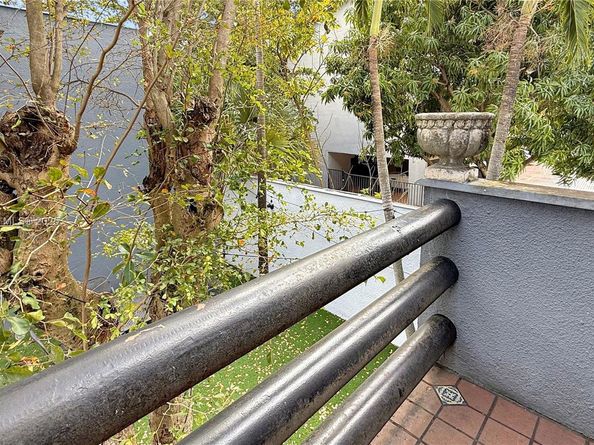 2980 SW 30th Ct 2980, Miami FL 33133