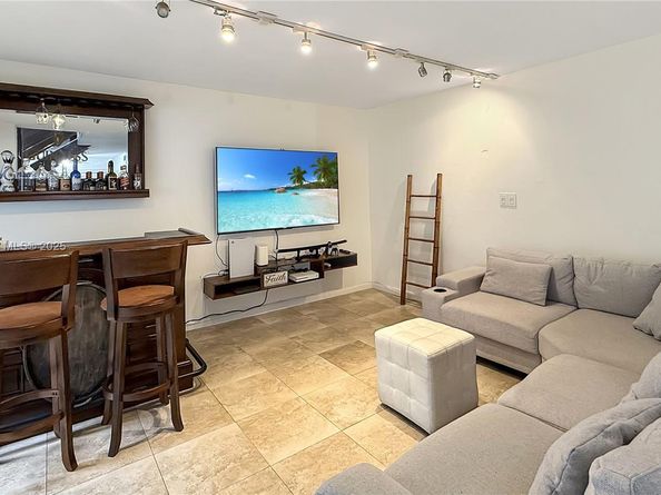 2980 SW 30th Ct 2980, Miami FL 33133