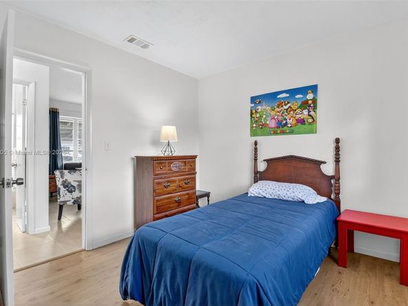 331 N 71st Ave, Hollywood FL 33024