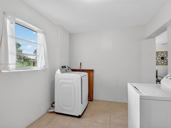331 N 71st Ave, Hollywood FL 33024