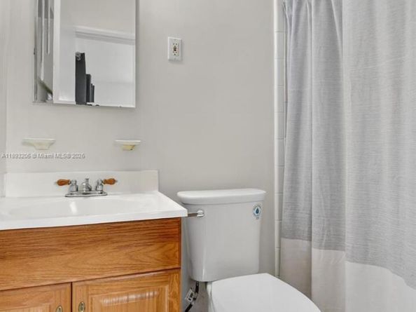 331 N 71st Ave, Hollywood FL 33024