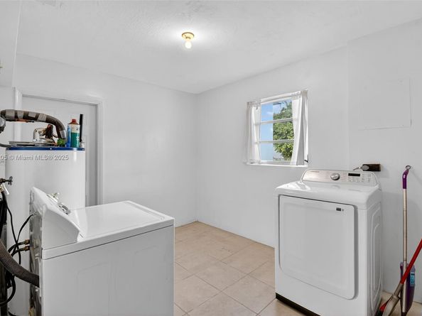 331 N 71st Ave, Hollywood FL 33024