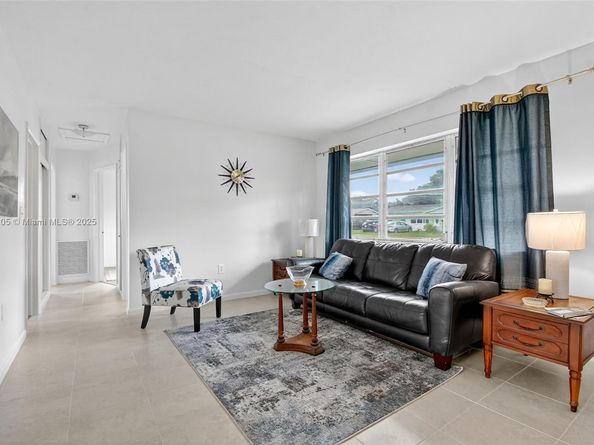 331 N 71st Ave, Hollywood FL 33024