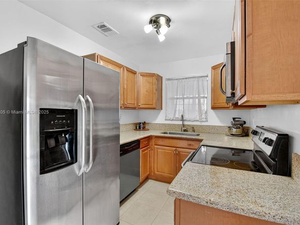 331 N 71st Ave, Hollywood FL 33024