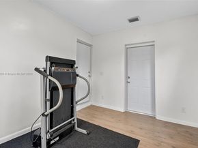 331 N 71st Ave, Hollywood FL 33024