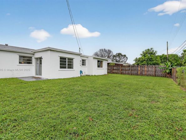 331 N 71st Ave, Hollywood FL 33024