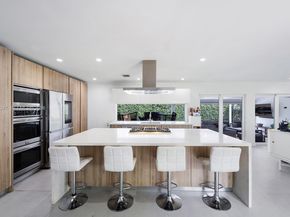 21015 NE 19th Ct, Miami FL 33179