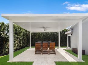 21015 NE 19th Ct, Miami FL 33179