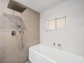 21015 NE 19th Ct, Miami FL 33179