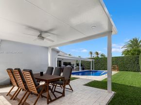 21015 NE 19th Ct, Miami FL 33179