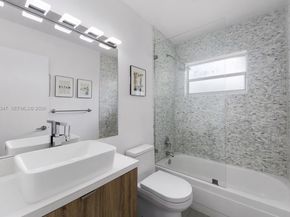 21015 NE 19th Ct, Miami FL 33179