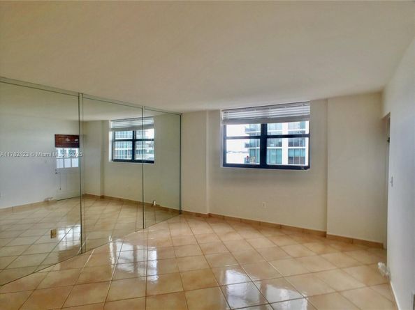 555 NE 30th St 1004, Miami FL 33137