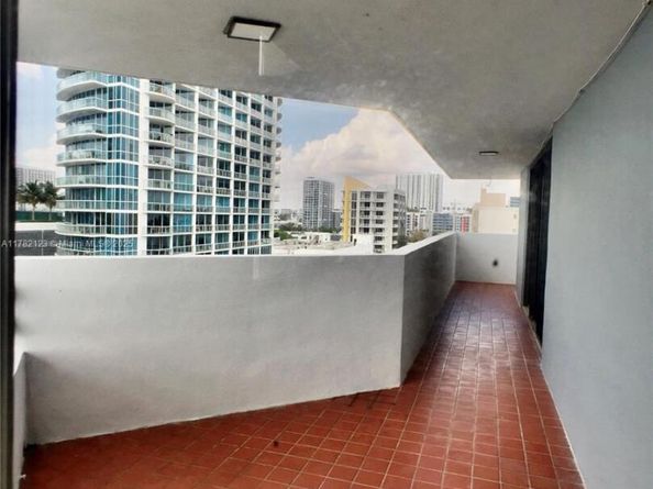 555 NE 30th St 1004, Miami FL 33137