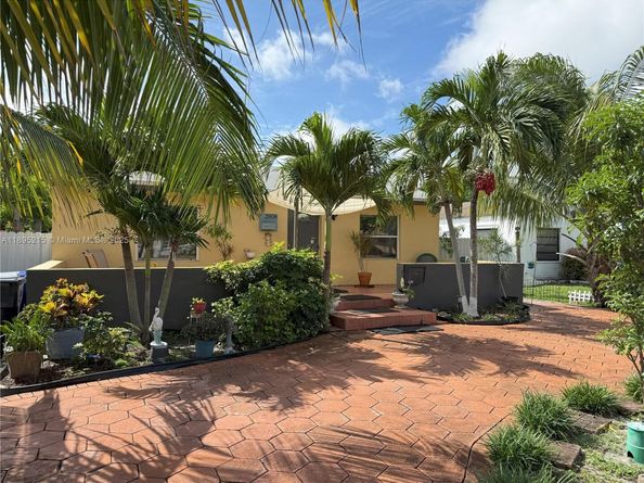 2808 Rodman St, Hollywood FL 33020