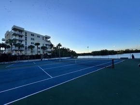 16570 NE 26th Ave 5J, North Miami Beach FL 33160