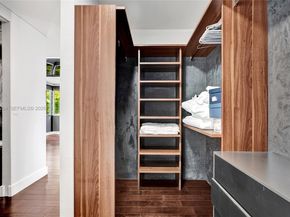 10223 NW 75th Ter, Doral FL 33178