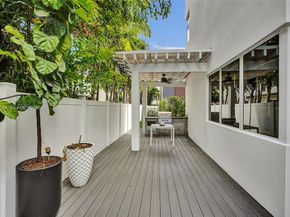 10223 NW 75th Ter, Doral FL 33178