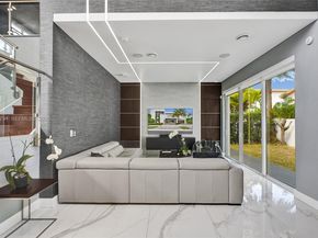 10223 NW 75th Ter, Doral FL 33178