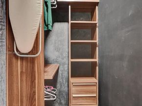 10223 NW 75th Ter, Doral FL 33178