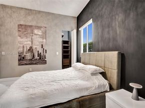 10223 NW 75th Ter, Doral FL 33178