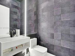 10223 NW 75th Ter, Doral FL 33178