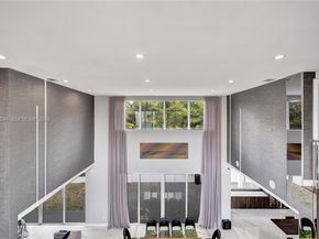 10223 NW 75th Ter, Doral FL 33178