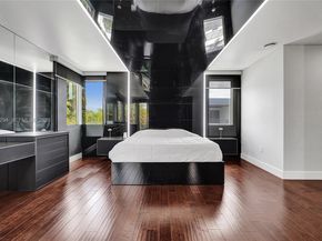 10223 NW 75th Ter, Doral FL 33178