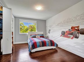 10223 NW 75th Ter, Doral FL 33178