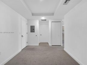 45 SW 9th St 2204, Miami FL 33130