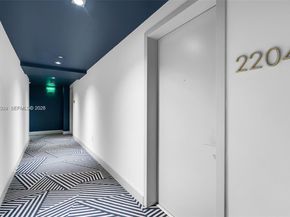 45 SW 9th St 2204, Miami FL 33130