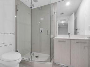 45 SW 9th St 2204, Miami FL 33130