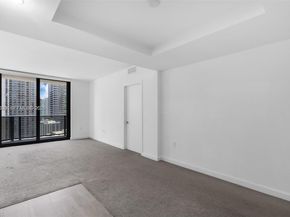 45 SW 9th St 2204, Miami FL 33130