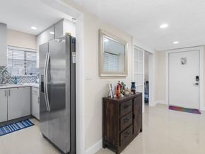 371 Fairway Cir 56, Weston FL 33326